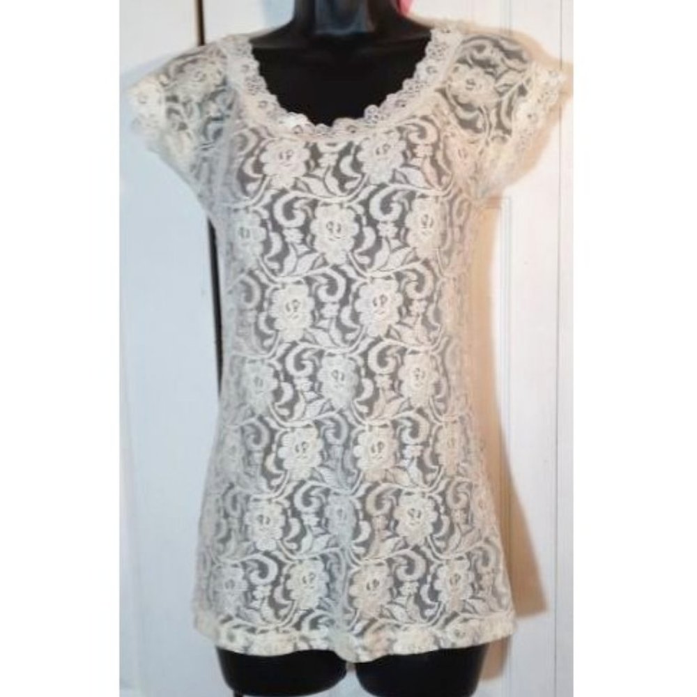 BODY CENTRAL CREAM LACE SHEER TOP SZ M
